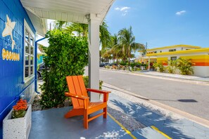 The Captain (2 Bedroom/1 Bath) | Terrace/patio