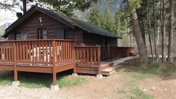 Family Bungalow, 2 Bedrooms | 1 bedroom, free WiFi, bed sheets