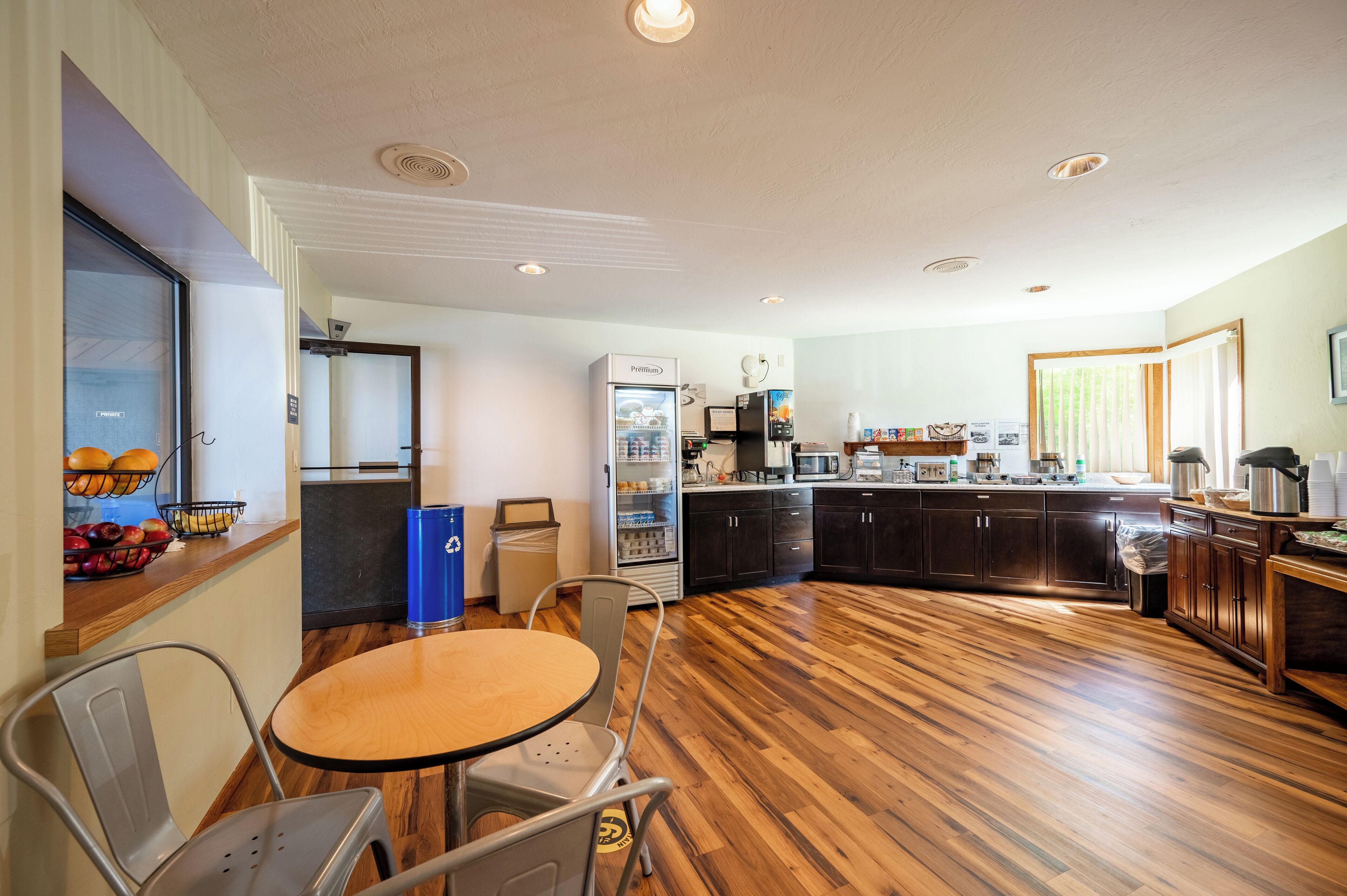 free daily continental breakfast