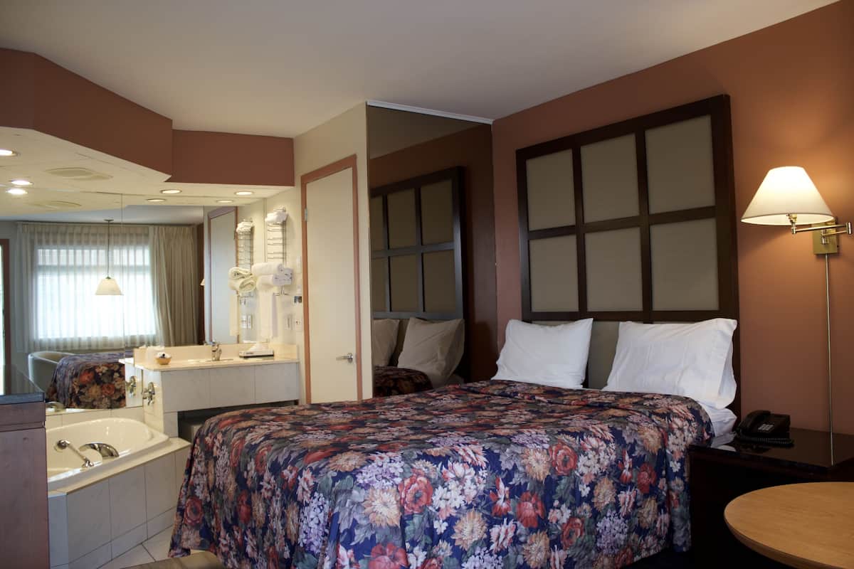 Habitación Premium, 1 cama Queen size, para no fumadores, hidromasaje (in room) | Escritorio, tabla de planchar con plancha y wifi gratis