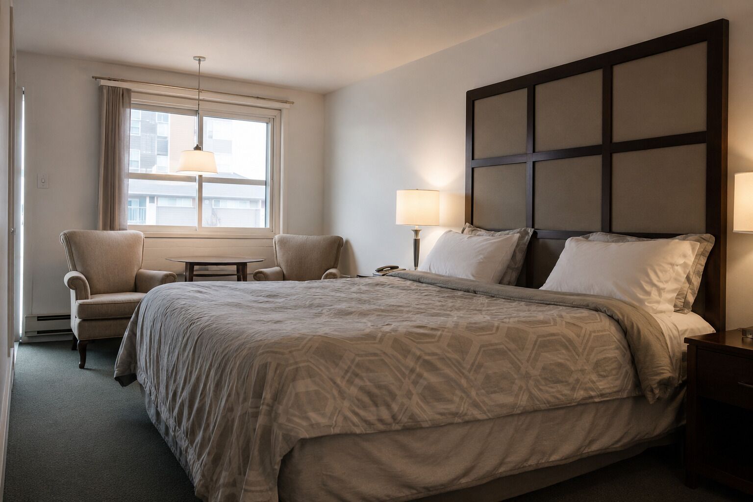 Suite exclusive, 1 grand lit | Bureau, fer et planche à repasser, accès au Wi-Fi (inclus)