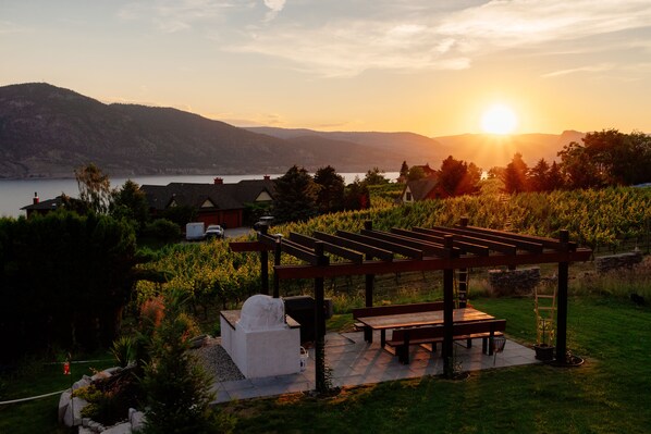 Balcony view - OK Whistle Stop Bed & Breakfast (Penticton)