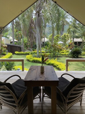 Luxury Tent, Ensuite, Mountain View | Blick auf die Berge