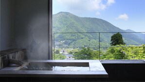 슈피리어룸, 침대(여러 개), 전용 욕실, 산 전망 | 객실에서 보이는 전망