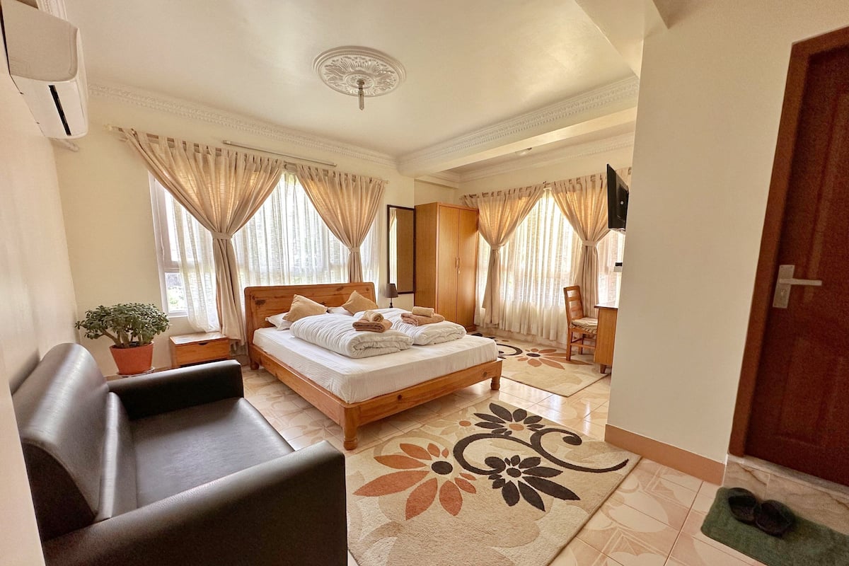 1 bedroom, in-room safe, individually decorated, individually furnished