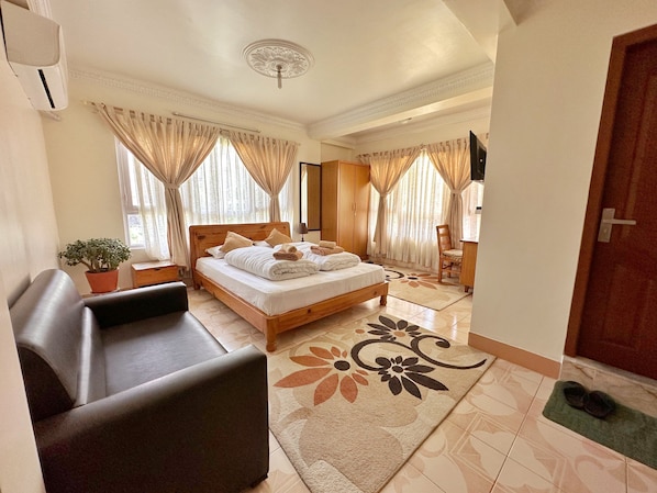 1 室のベッドルーム、セーフティボックス (室内)、客室ごとに異なる装飾、客室ごとに異なるインテリア