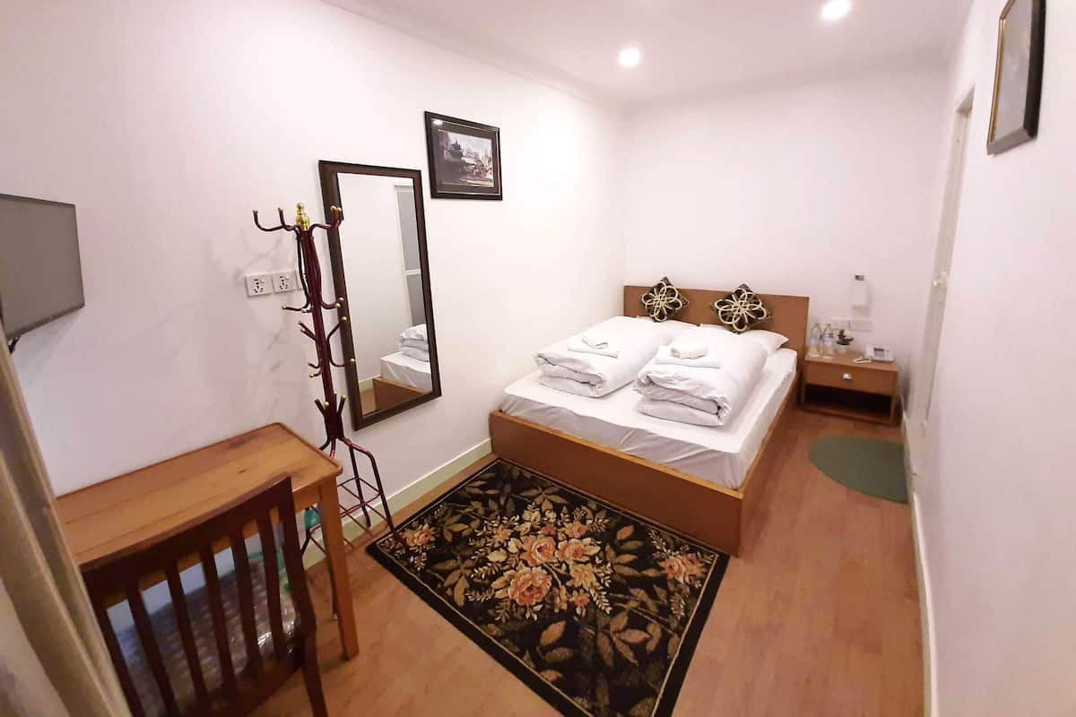 1 bedroom, in-room safe, individually decorated, individually furnished
