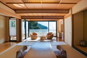 In-room safe, desk, free WiFi, bed sheets