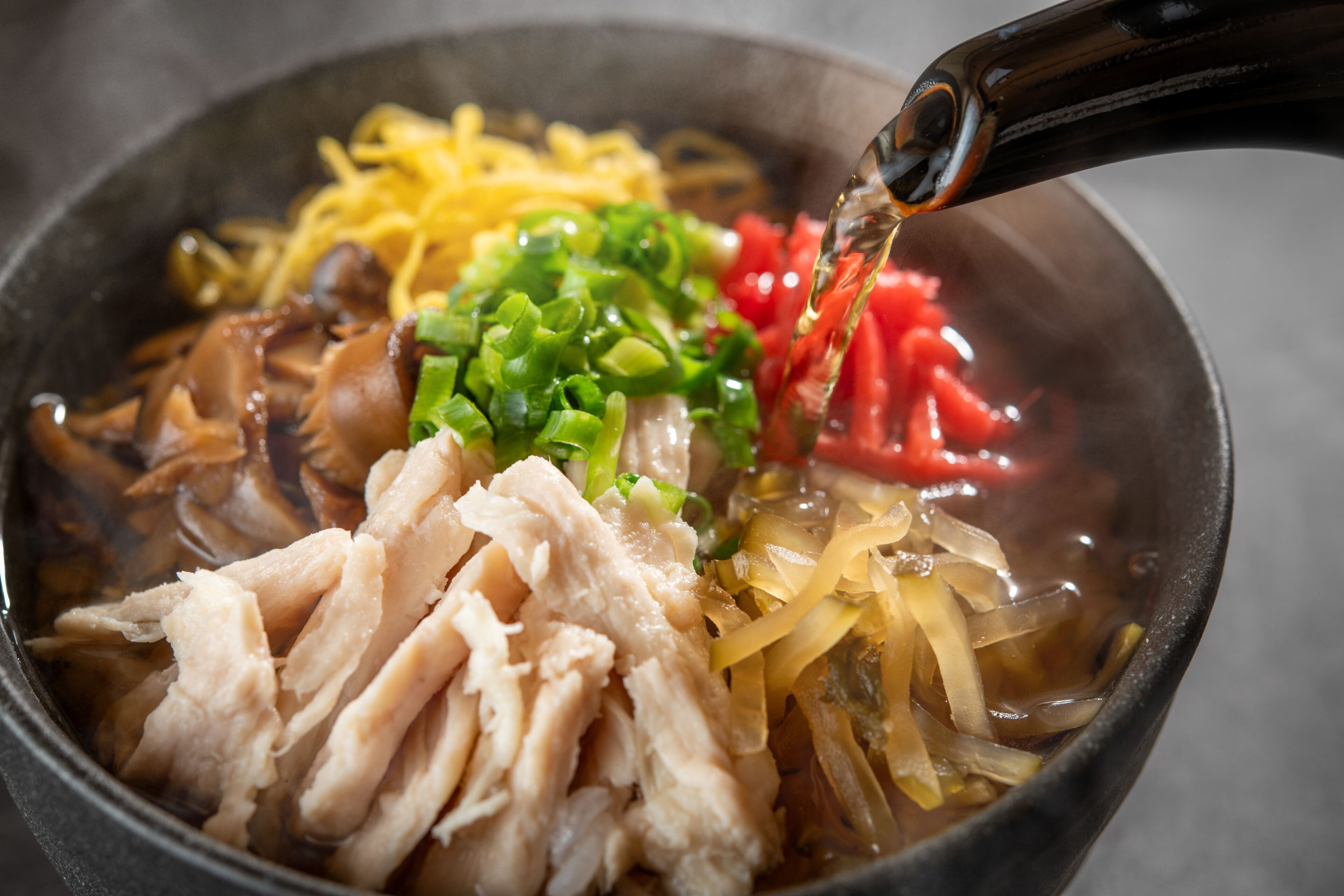 每日供應自助早餐 (費用另計)