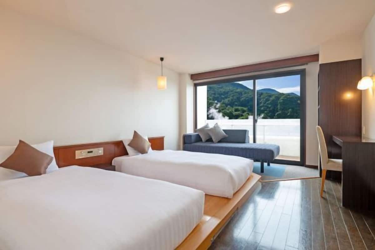 In-room safe, desk, free WiFi, bed sheets