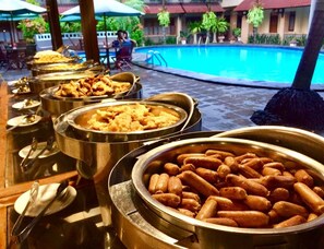 Breakfast for a fee - Cakra Kembang Hotel (Depok)