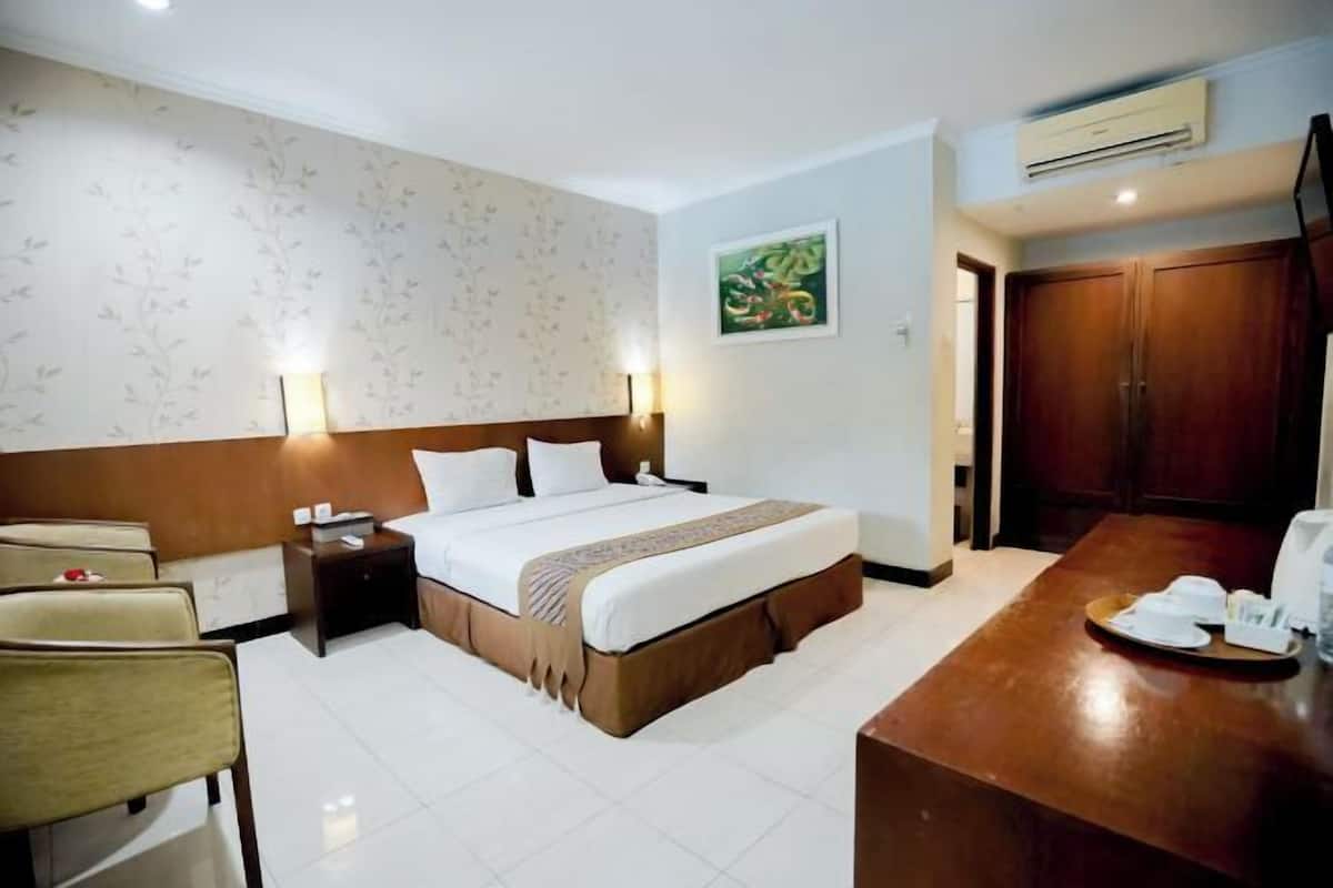 1 bedroom, premium bedding, in-room safe, desk