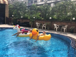 Outdoor pool - Eurostar International Hotel (Pattaya)
