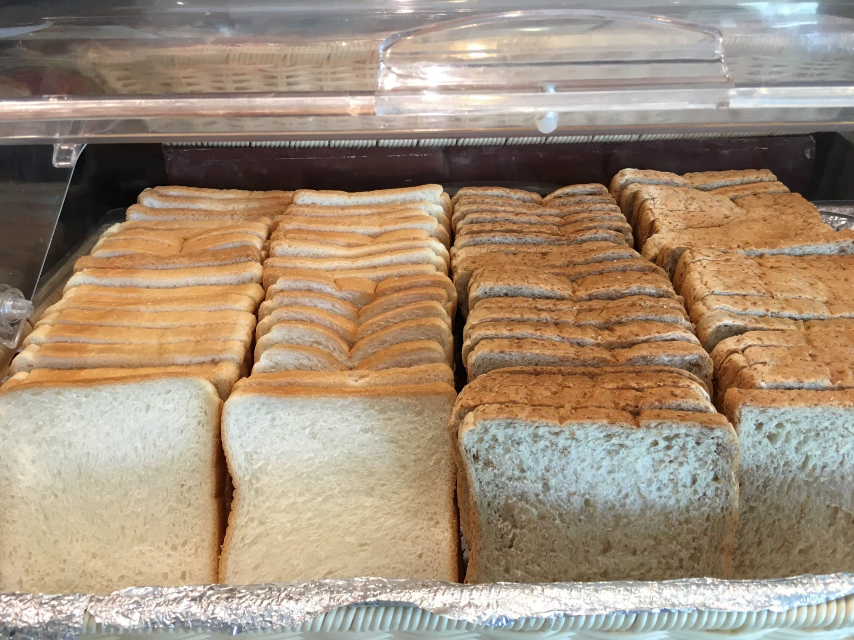 daily buffet breakfast (thb 350 per person)