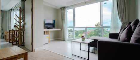 Junior Suite | 1 bedroom, desk, rollaway beds, free WiFi