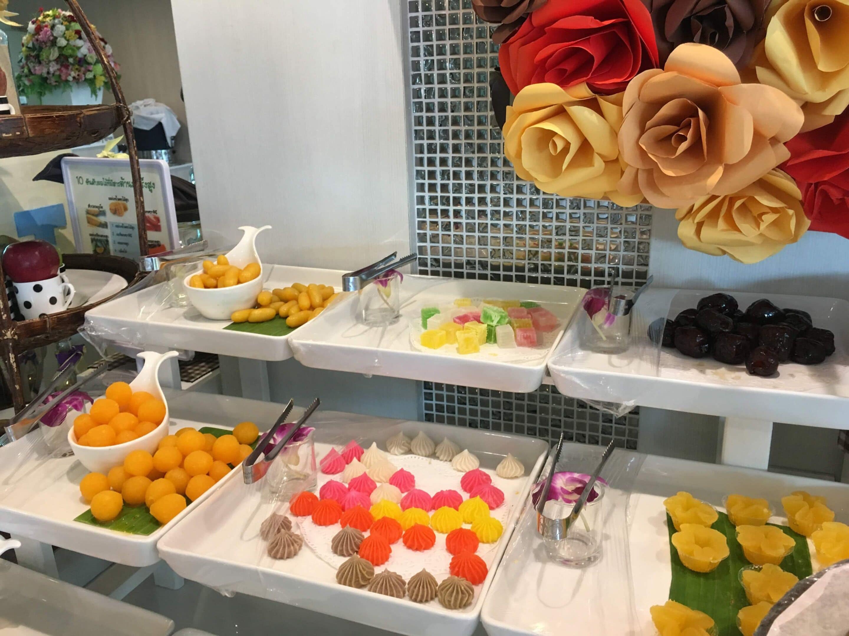 بوفيه فطور يوميًا بتكلفة قدرها (350 THB للشخص)