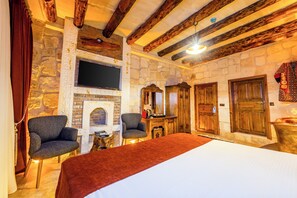 Luxury Double Room | Minibar, desk, laptop workspace, soundproofing - Historical Goreme House (Nevsehir)