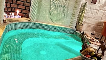 Bañera de hidromasaje privada