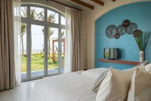 Premium bedding, minibar, in-room safe, desk