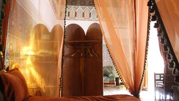 Deluxe Room | Premium bedding, in-room safe, desk, blackout curtains