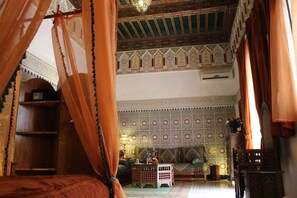 Deluxe Room | Premium bedding, in-room safe, desk, blackout drapes - Riad Celia (Marrakech)