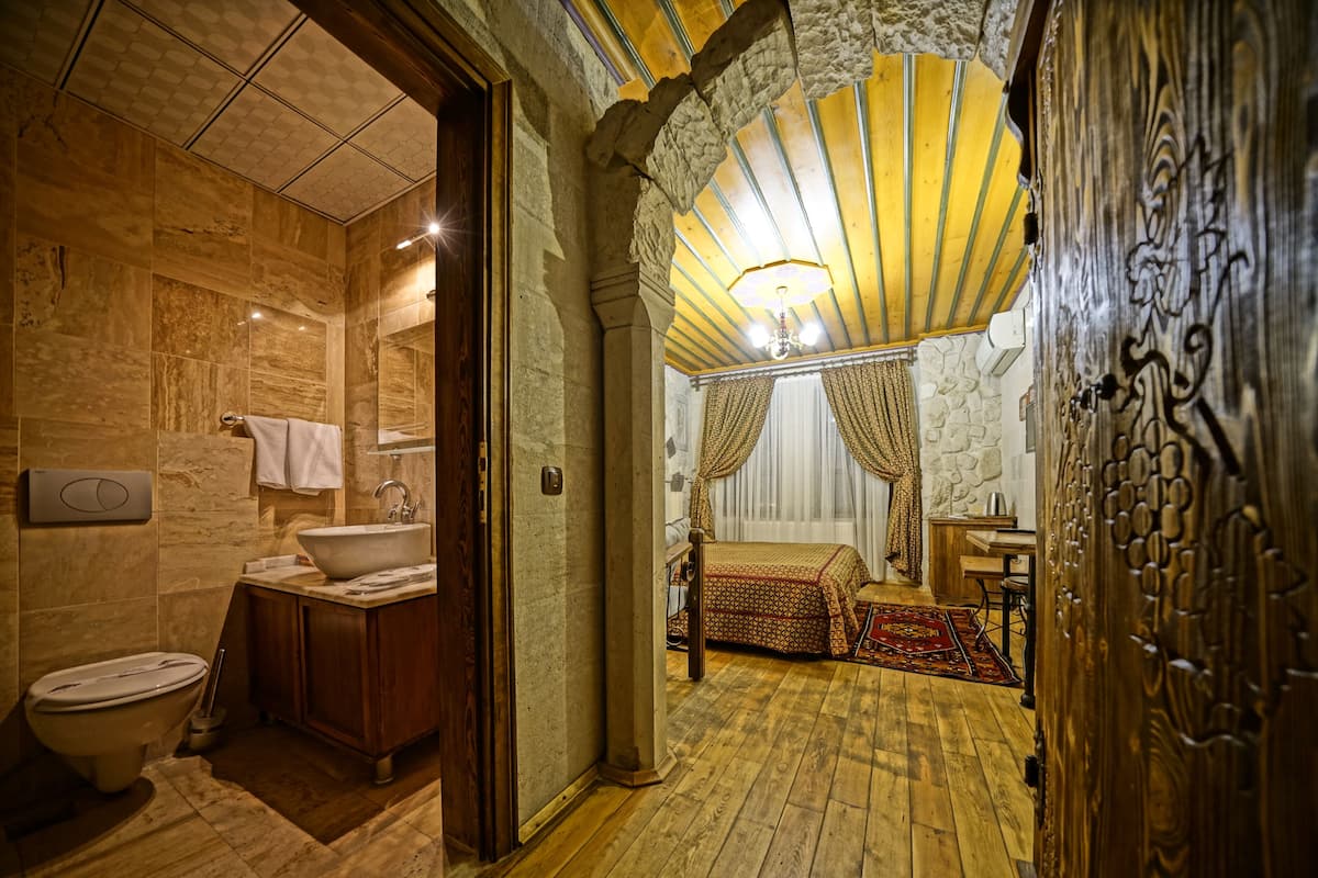 Minibar, in-room safe, free WiFi, bed sheets