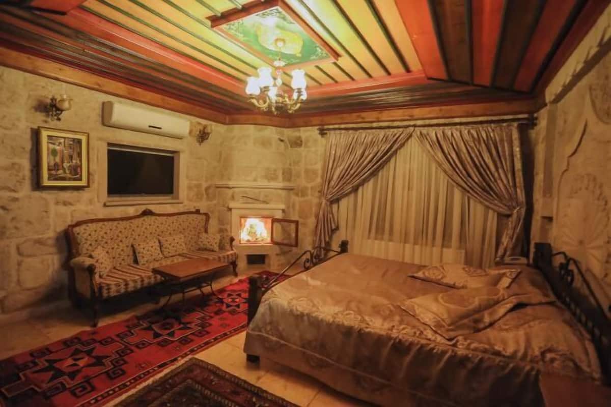 Minibar, in-room safe, free WiFi, bed sheets