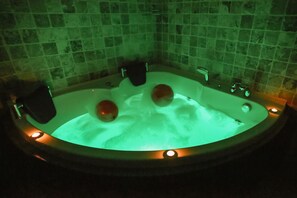 Romantik Oda Üst Katta | ジェットバス