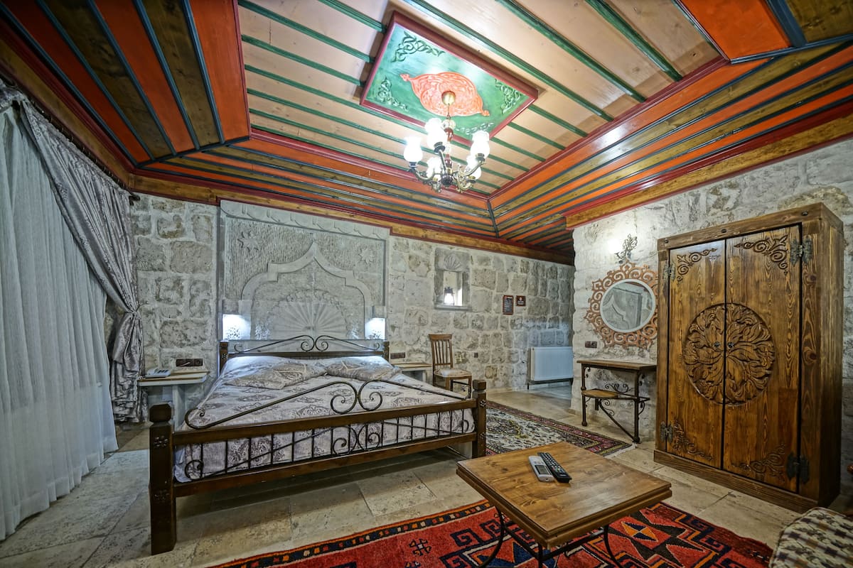 Minibar, in-room safe, free WiFi, bed sheets