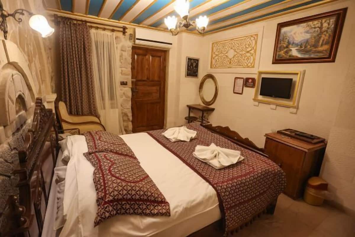 Minibar, caja fuerte, wifi gratis y ropa de cama