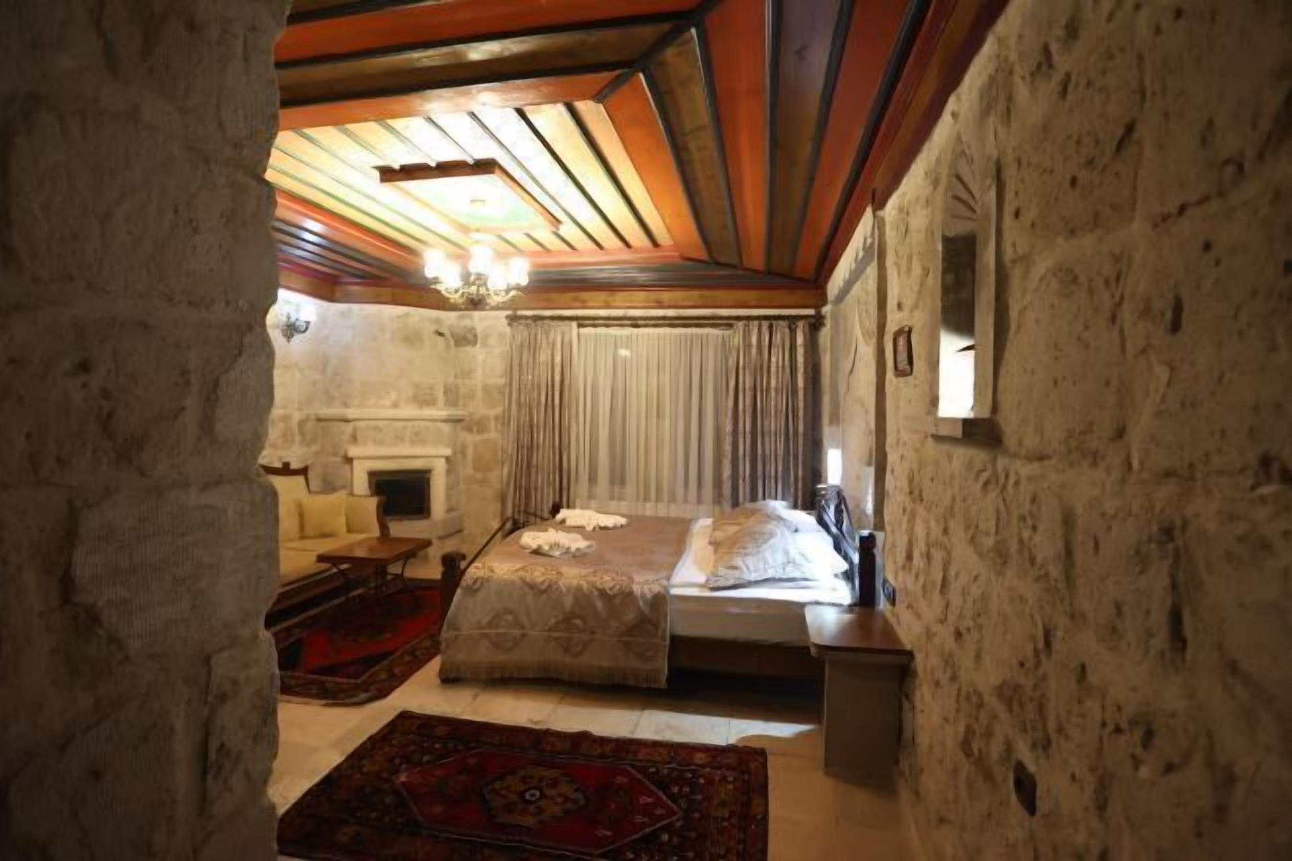 Minibaari, tallelokero huoneessa, ilmainen Wi-Fi, vuodevaatteet