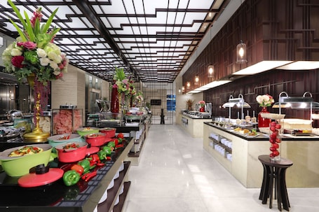 Desayuno buffet (IDR 250000 por persona)