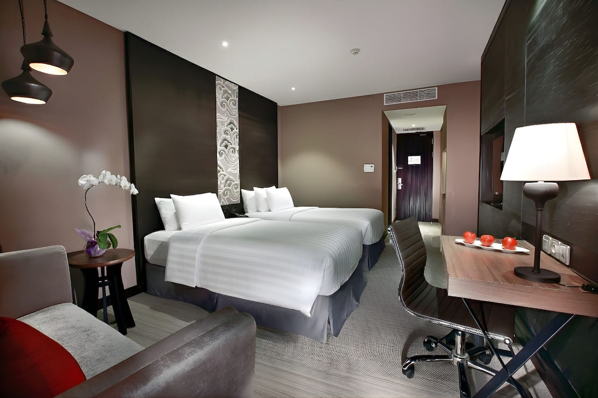 Minibar, in-room safe, desk, laptop workspace