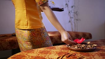 Couples treatment room(s), body treatments, aromatherapy