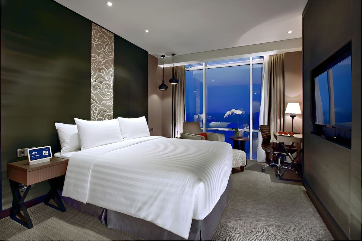 Minibar, in-room safe, desk, laptop workspace