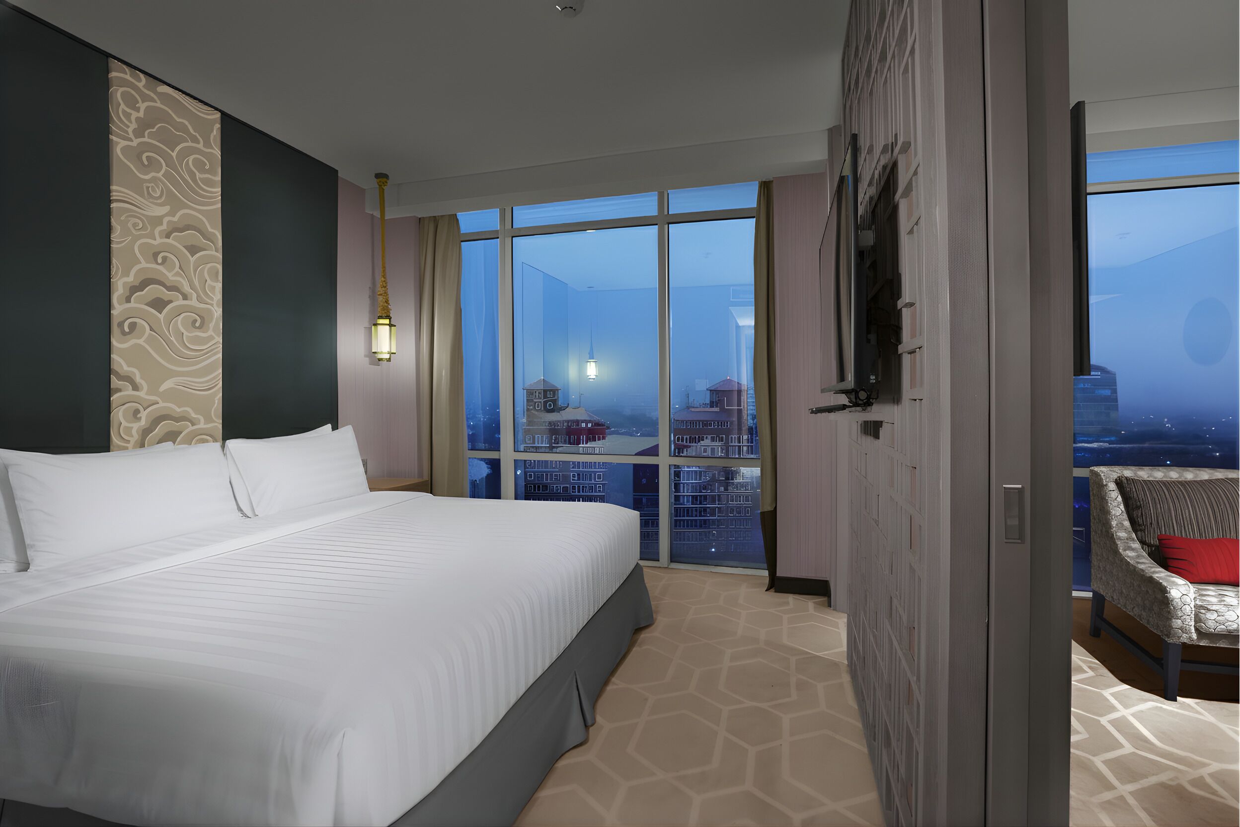 Minibar, in-room safe, desk, laptop workspace