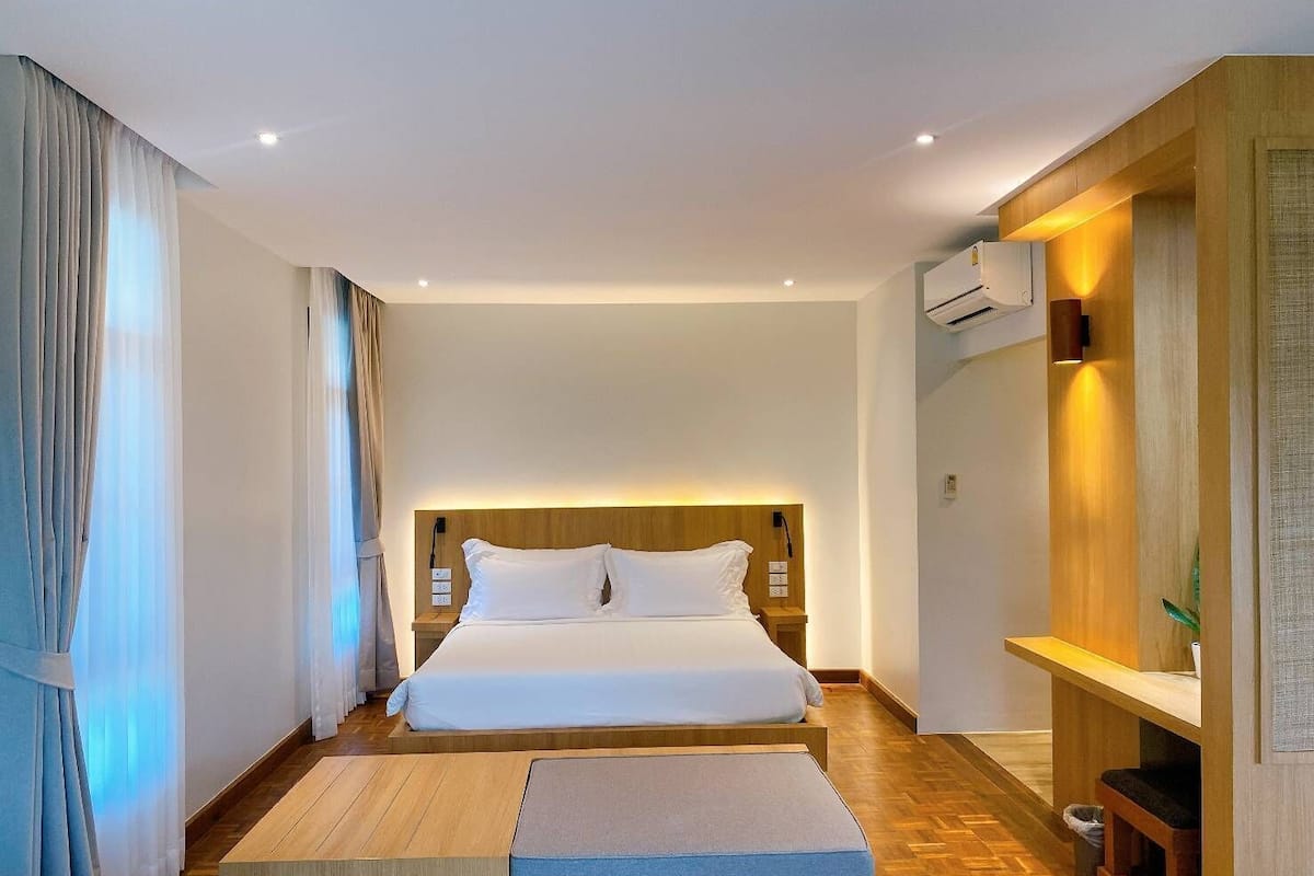 Minibar, in-room safe, desk, blackout drapes