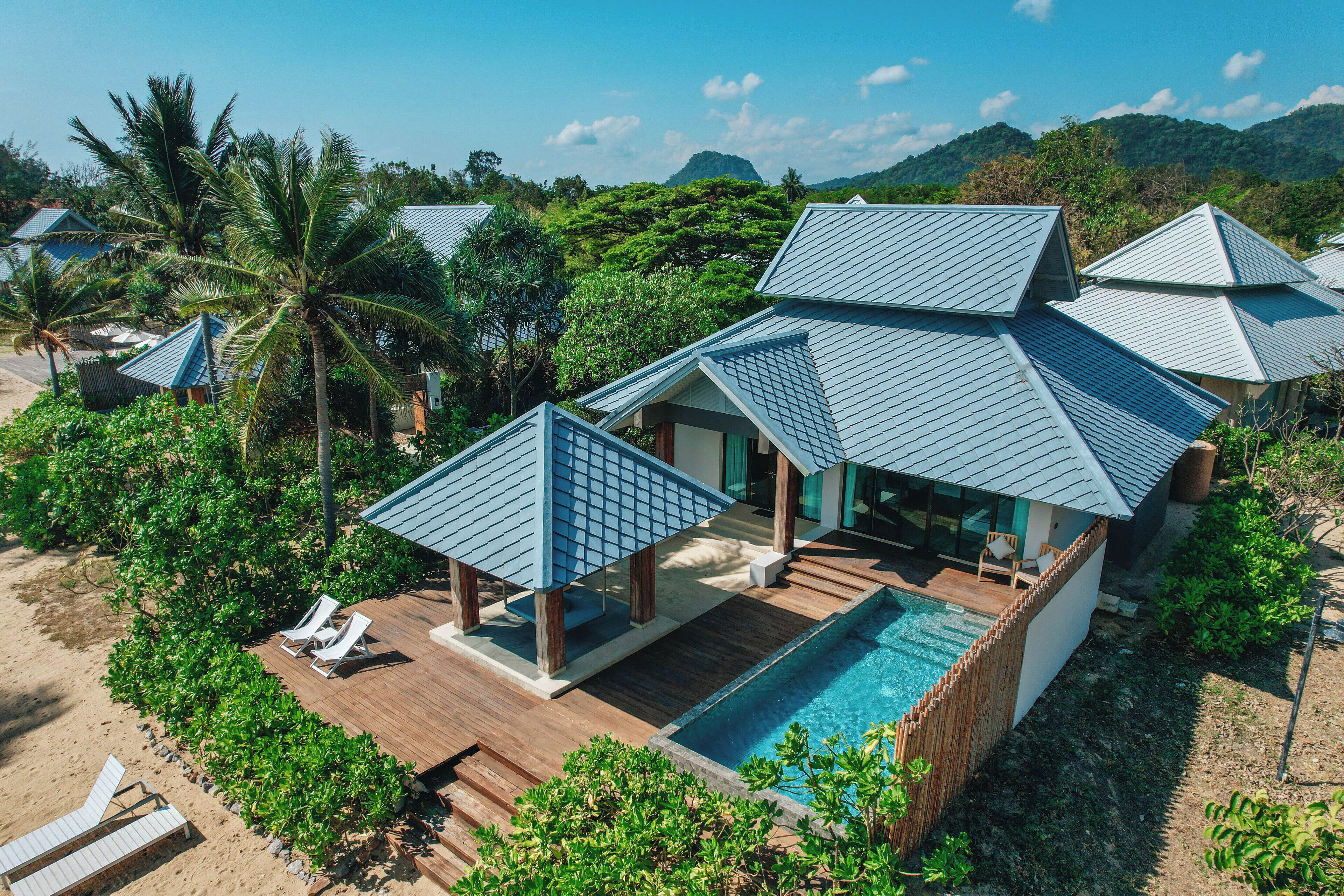 Sirarun Beachfront Villa | Terrace/patio