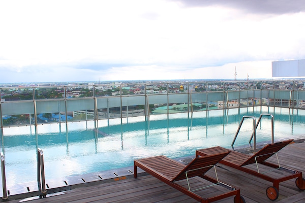 Outdoor pool, sun loungers