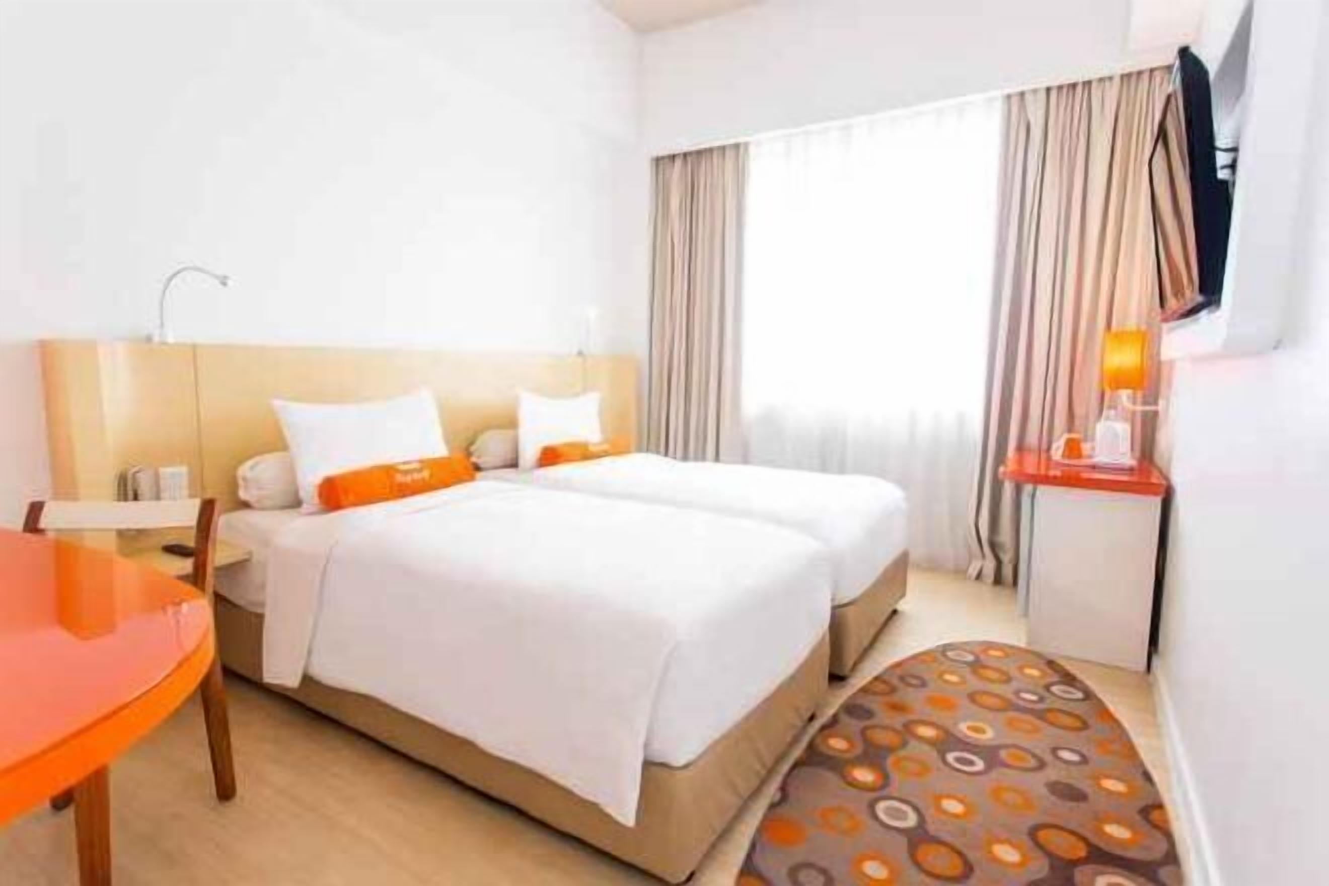 Hochwertige Bettwaren, Minibar, Zimmersafe, Schreibtisch