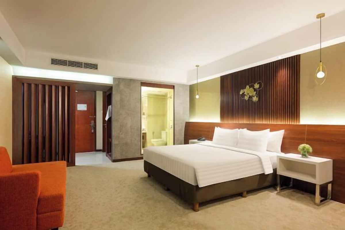 1 bedroom, free minibar, in-room safe, desk