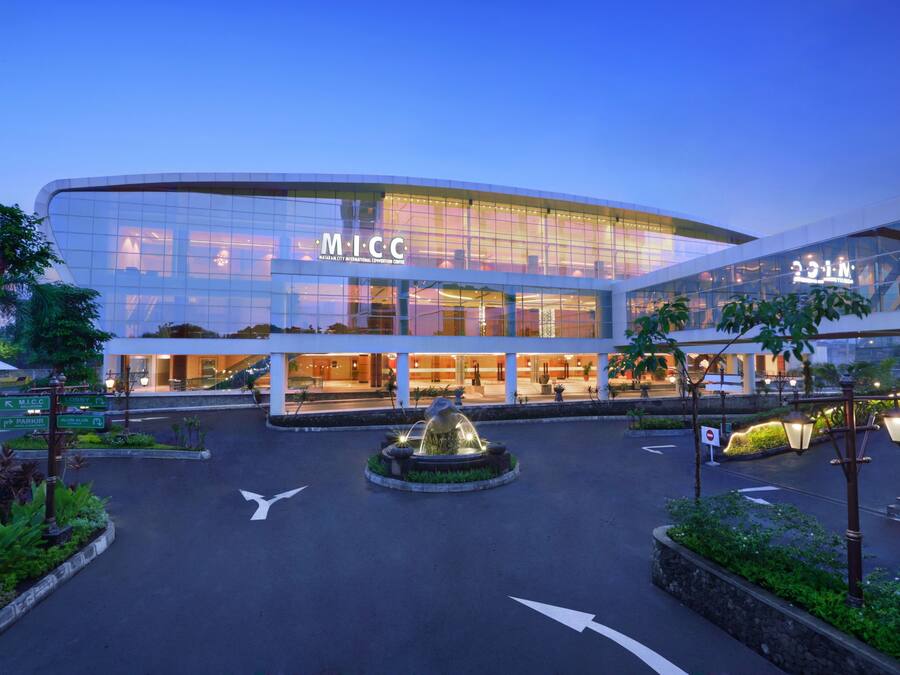 Front of property – evening/night