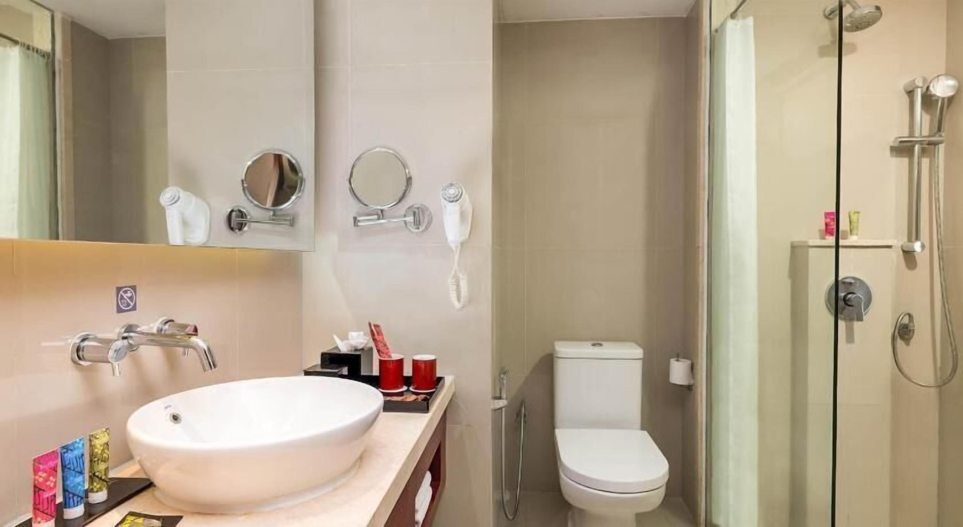 Bathroom | Free toiletries, hair dryer, slippers, towels