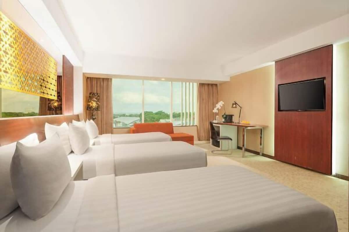 1 bedroom, free minibar, in-room safe, desk