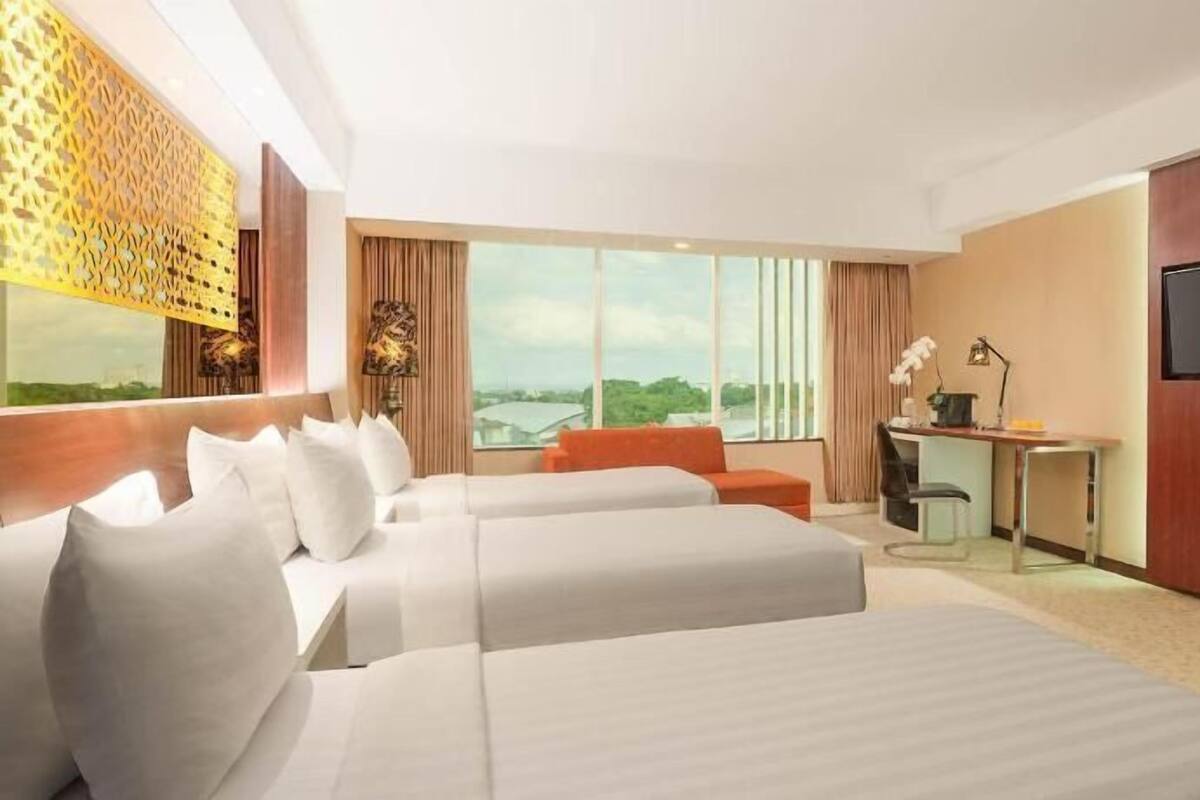 Free minibar, in-room safe, desk, laptop workspace