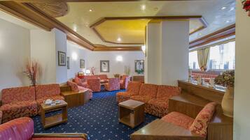 Área de estar no saguão