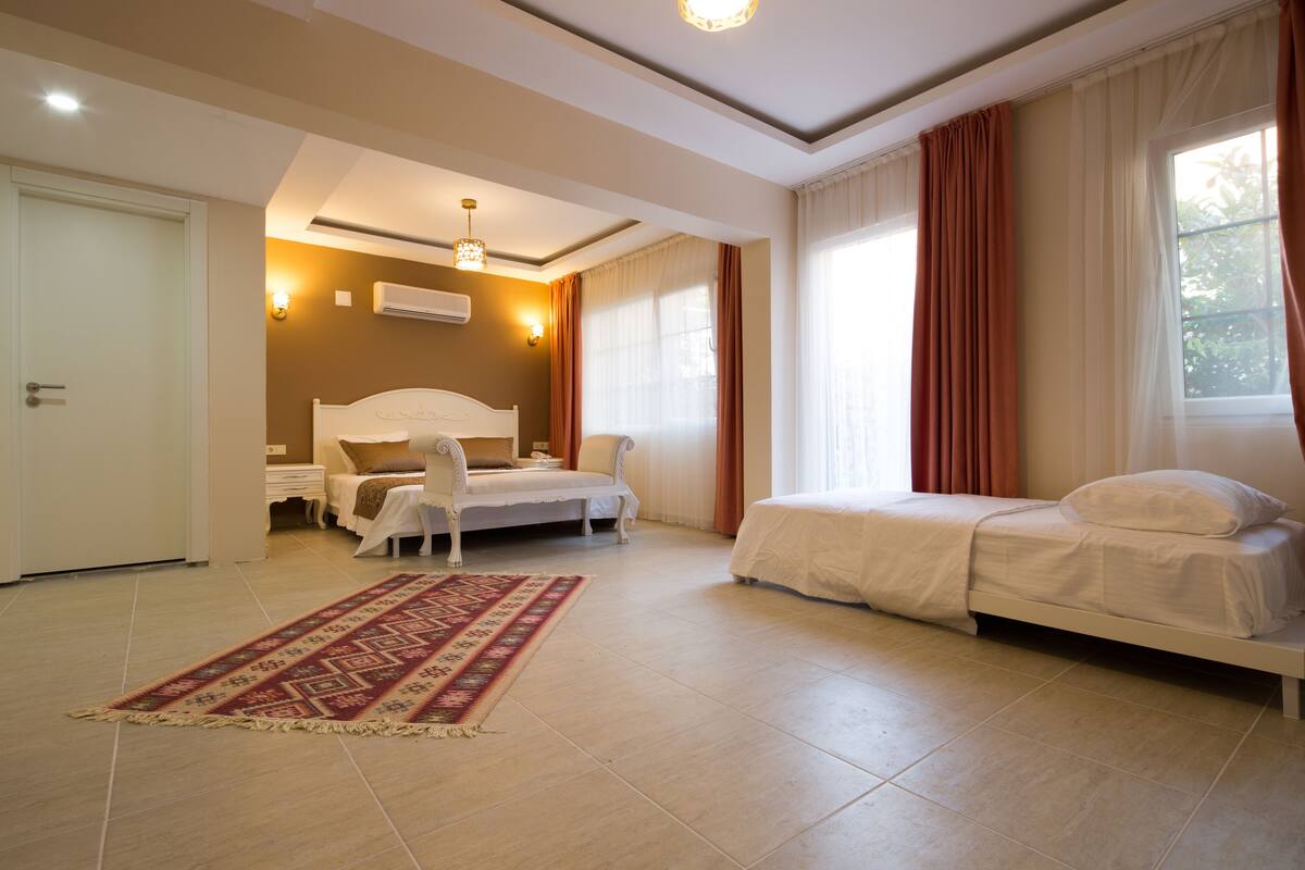 family suite | 1 bedroom, premium bedding, desk, soundproofing