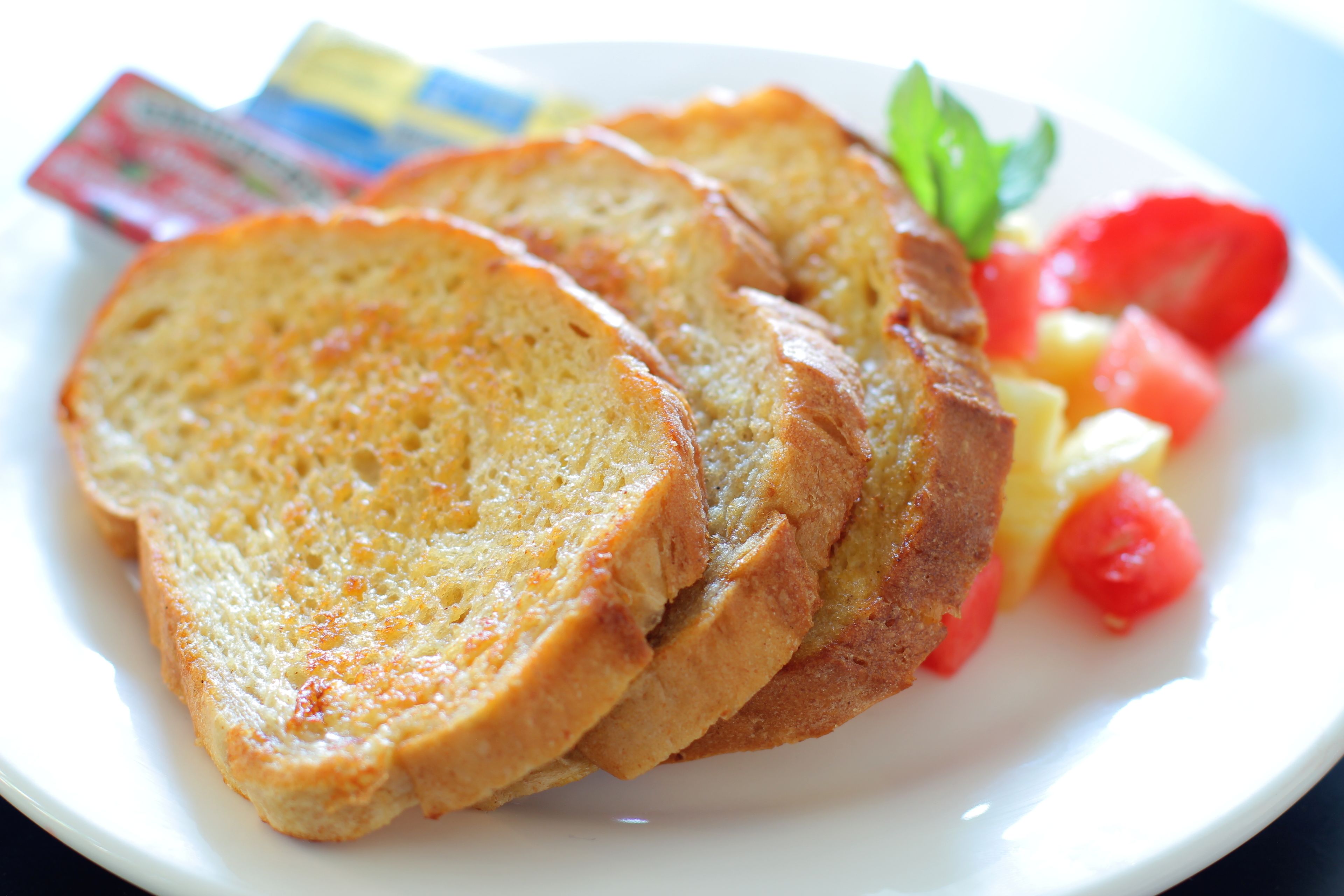 daily cooked-to-order breakfast for a fee