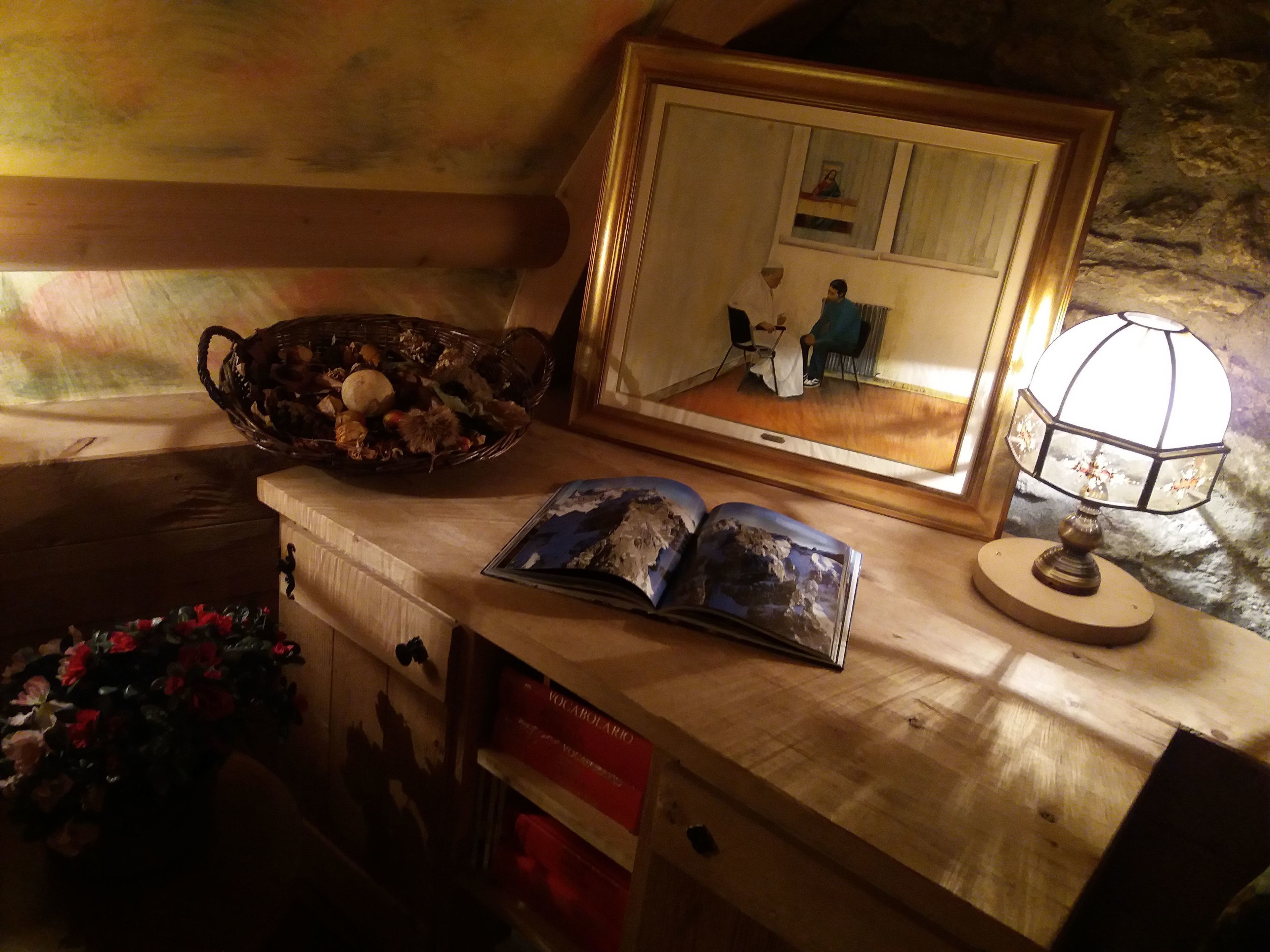 24-inch flat-screen tv with digital channels, tv