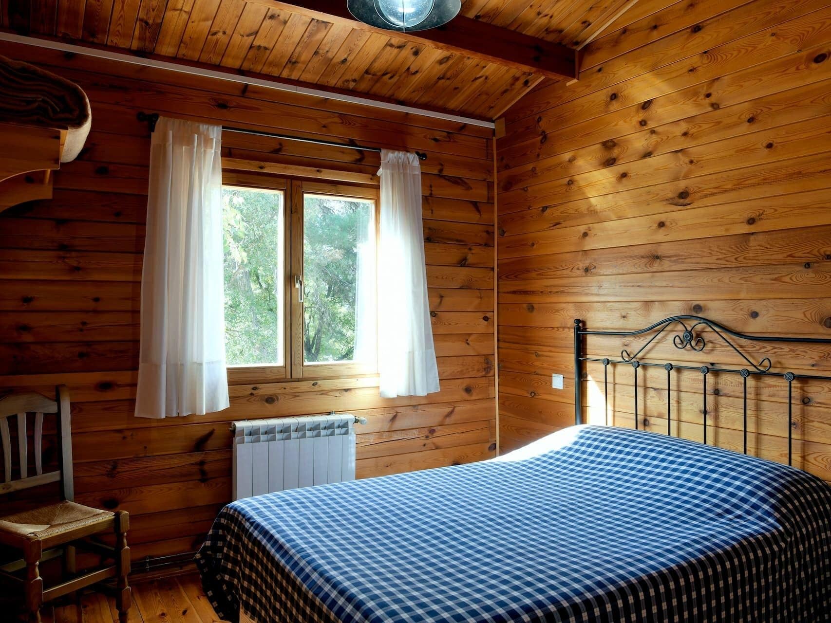 Huisje, 4 slaapkamers | Donzen dekbedden, geluiddichte muren, gratis babybedden, beddengoed